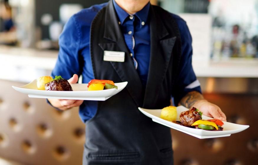 travailler serveur hotellerie restauration